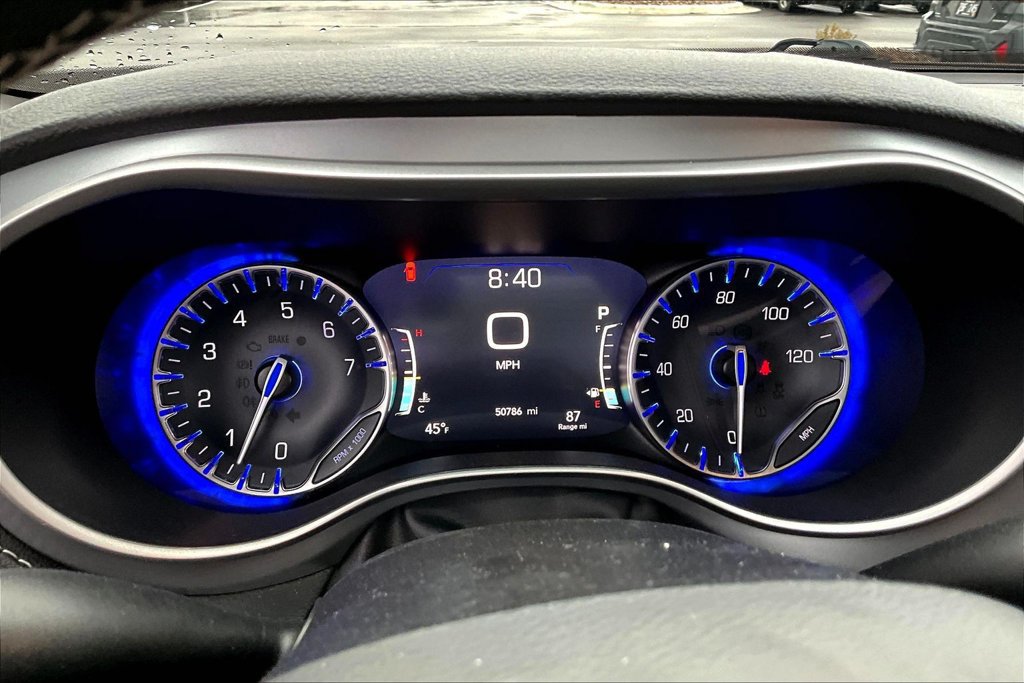 Used 2021 Chrysler Pacifica Touring-L w/ Uconnect Theater Family Group AWD/4WD image 13