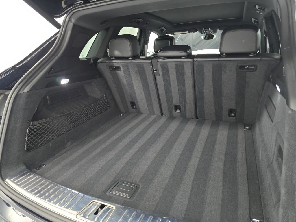 Certified 2023 Porsche Cayenne Platinum Edition AWD/4WD image 22