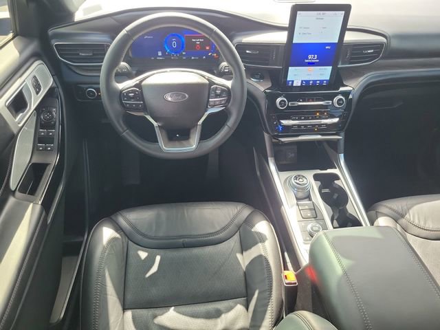 Certified 2023 Ford Explorer Platinum w/ Technology Package image 12