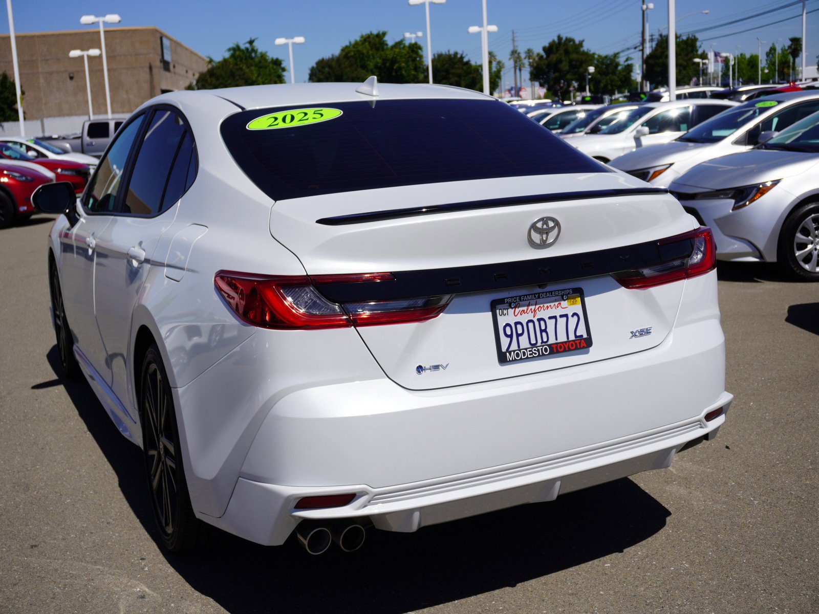 Used 2025 Toyota Camry XSE FWD image 8