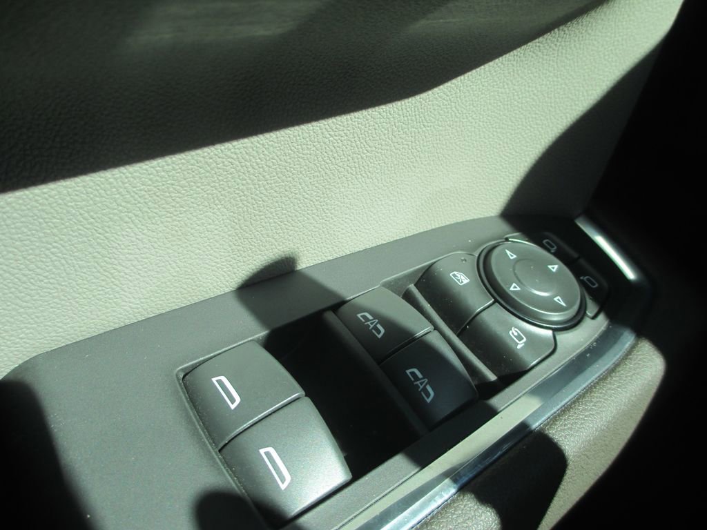 Used 2025 Chevrolet Silverado 1500 LTZ w/ LTZ Premium Package AWD/4WD image 31