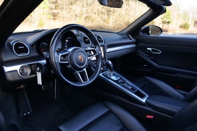 Used 2018 Porsche 718 Boxster S image 2