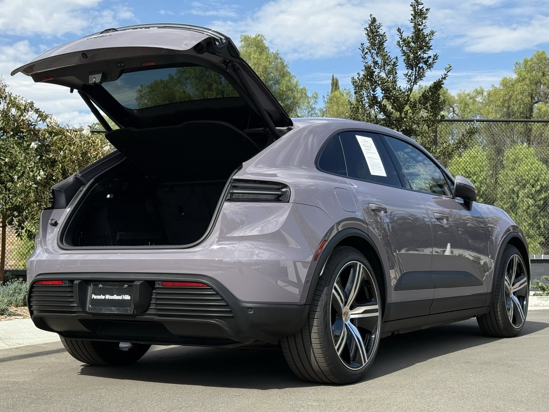 Used 2025 Porsche Macan Electric image 32