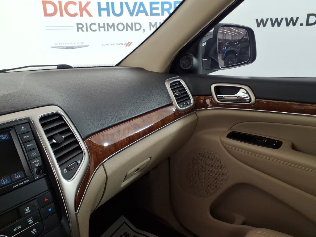 Used 2011 Jeep Grand Cherokee Limited w/ Trailer Tow Group IV AWD/4WD image 22