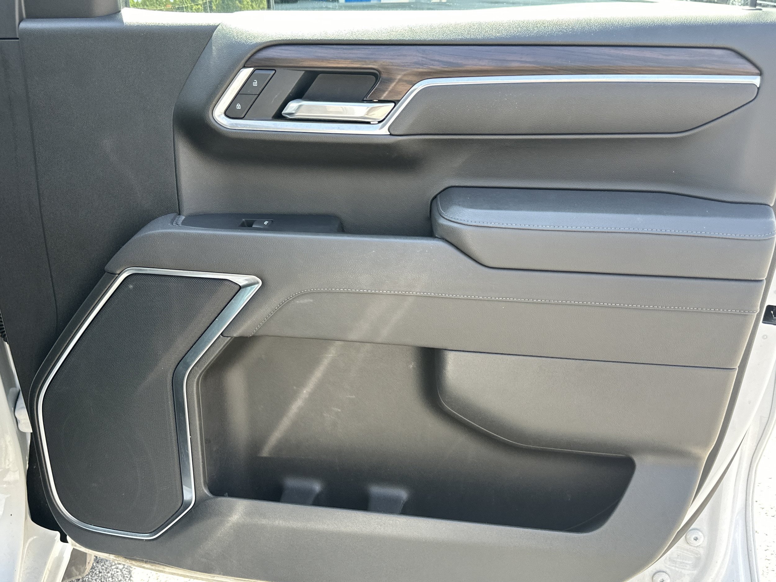 Used 2025 GMC Sierra 1500 SLT RWD image 45