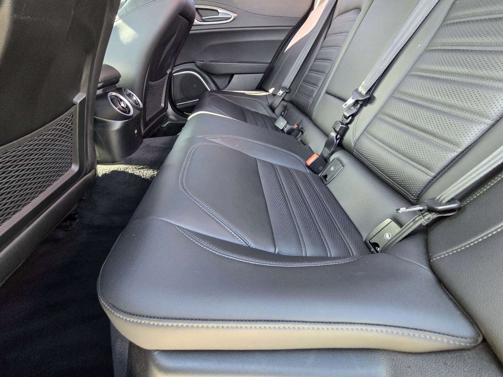 Used 2018 Alfa Romeo Giulia Ti Sport w/ Quick Order Package 22U Sport image 11