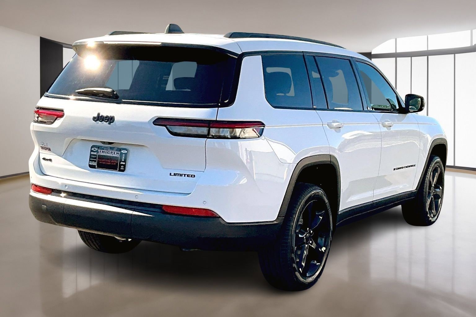 New 2025 Jeep Grand Cherokee L Limited w/ Black Appearance Package image 17