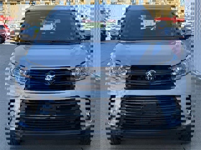 Used 2017 Toyota Highlander SE image 7