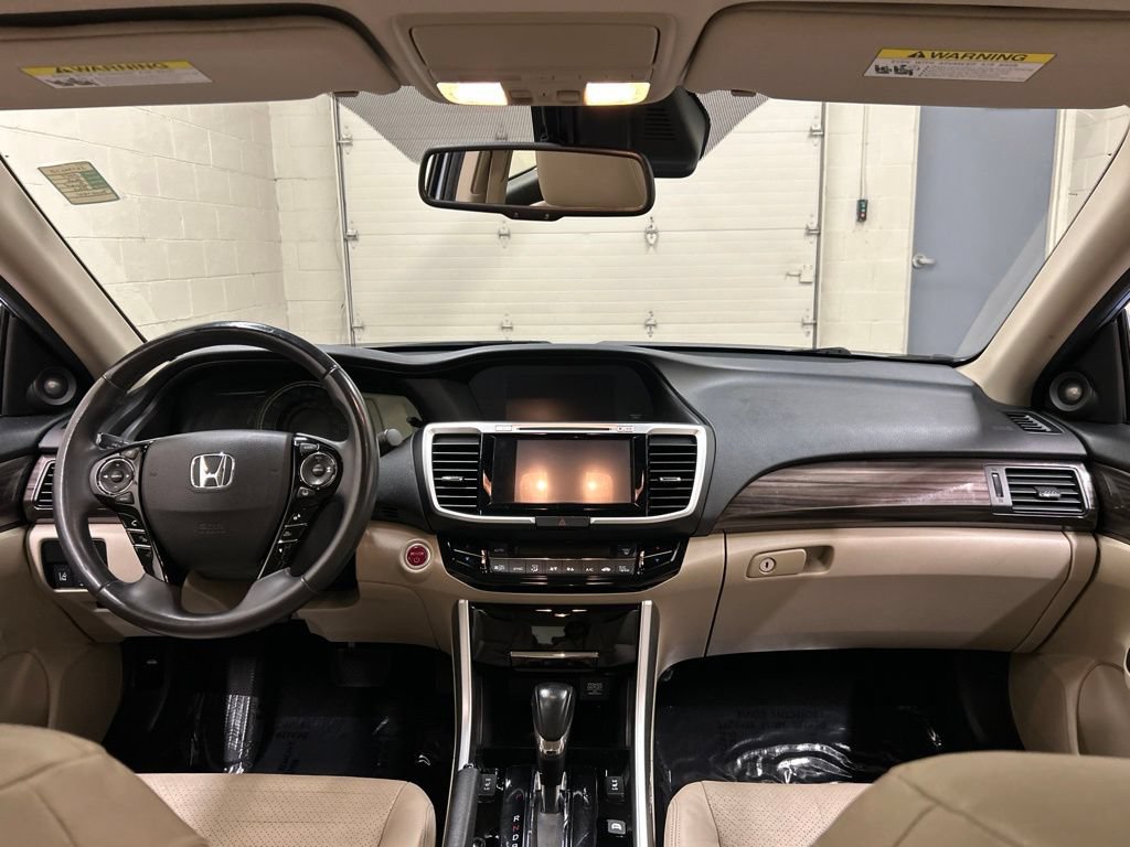 Used 2017 Honda Accord EX-L image 18