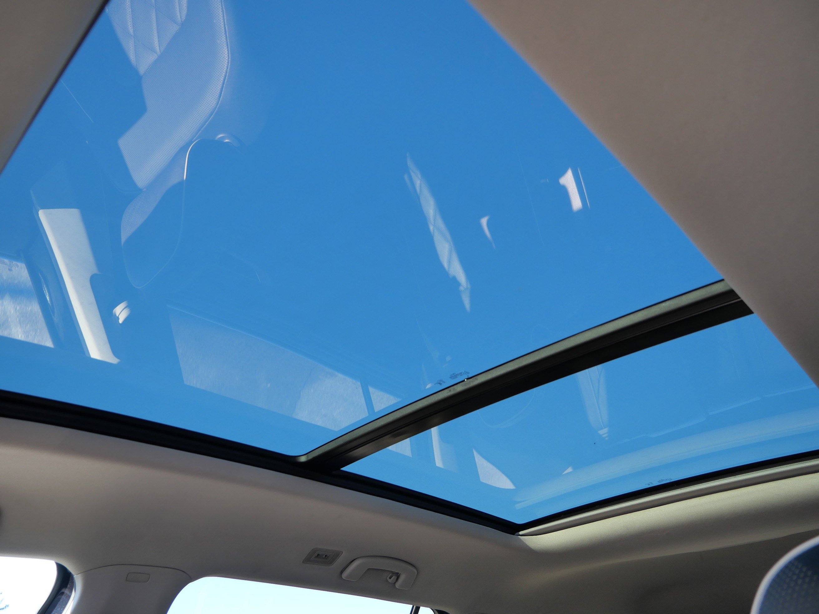 Certified 2025 Volkswagen Atlas SEL Premium R-Line image 34