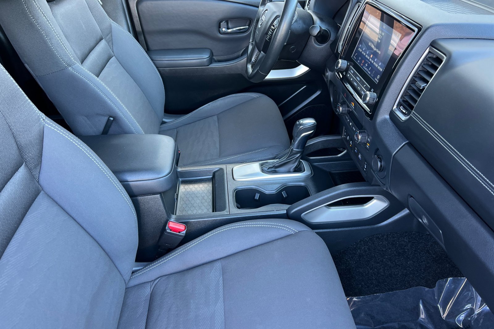 Used 2022 Nissan Frontier SV image 15