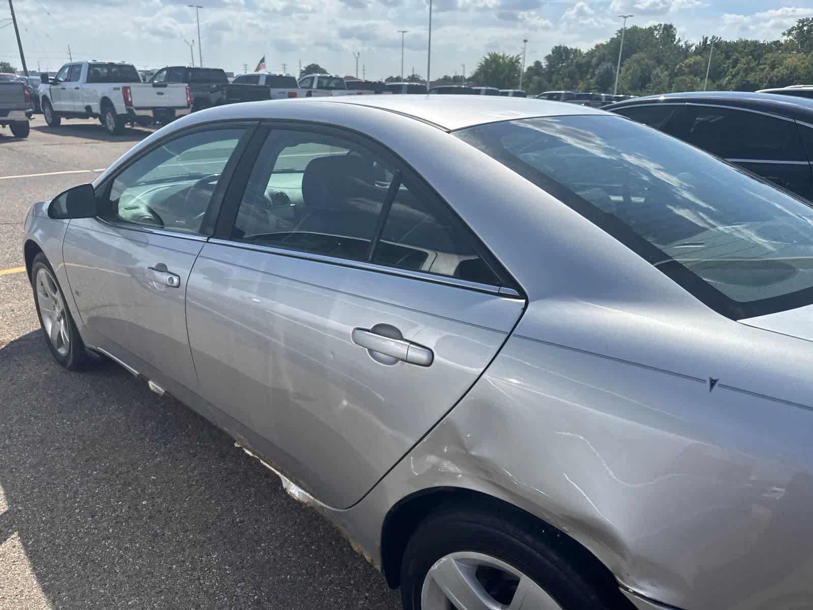 Used 2009 Pontiac G6 Sedan w/ Sun And Sound Package FWD image 16