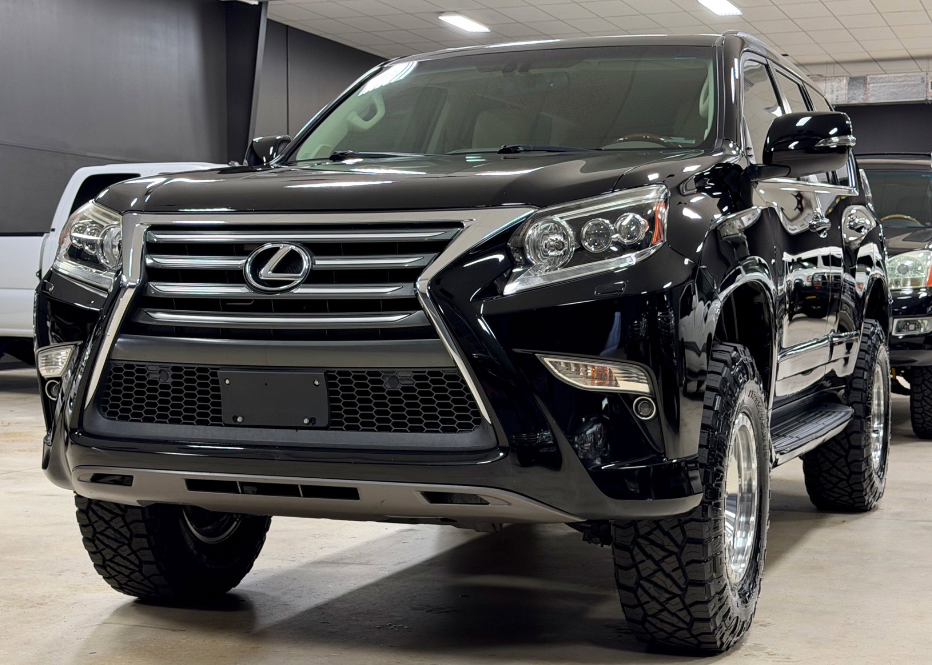 Used 2015 Lexus GX 460 w/ Premium Package AWD/4WD image 4