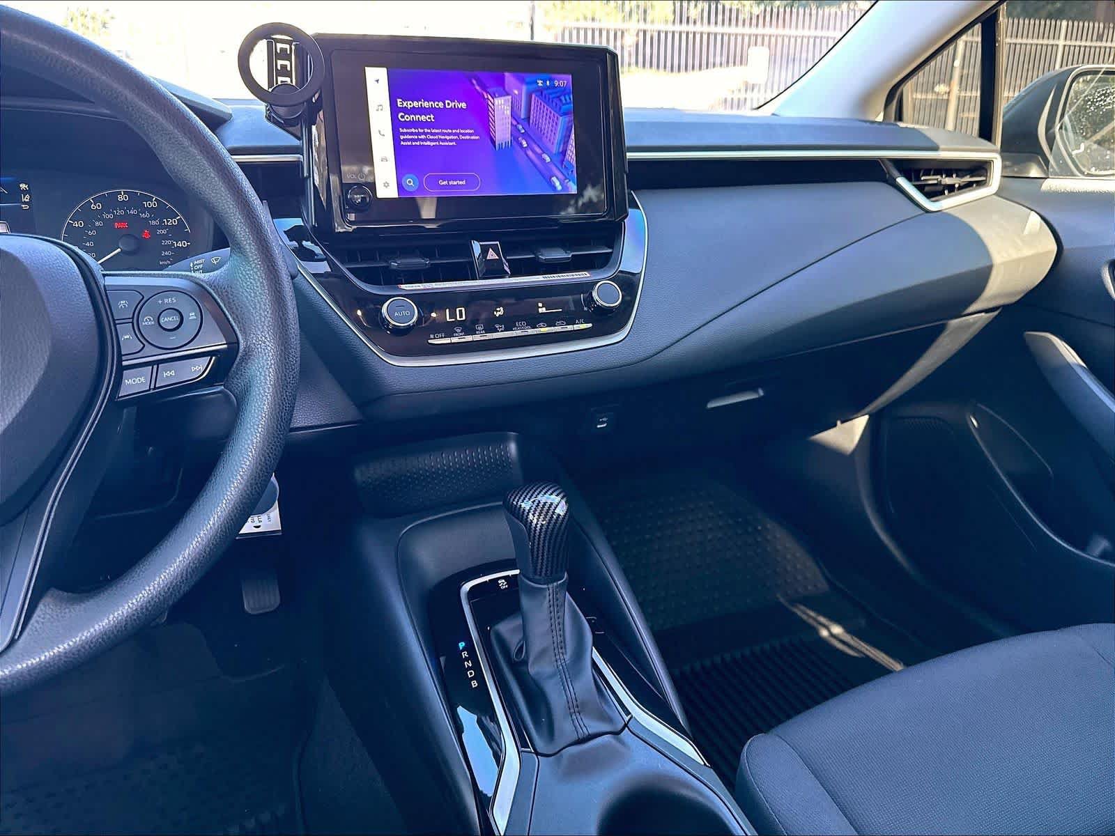 Used 2025 Toyota Corolla LE FWD image 9
