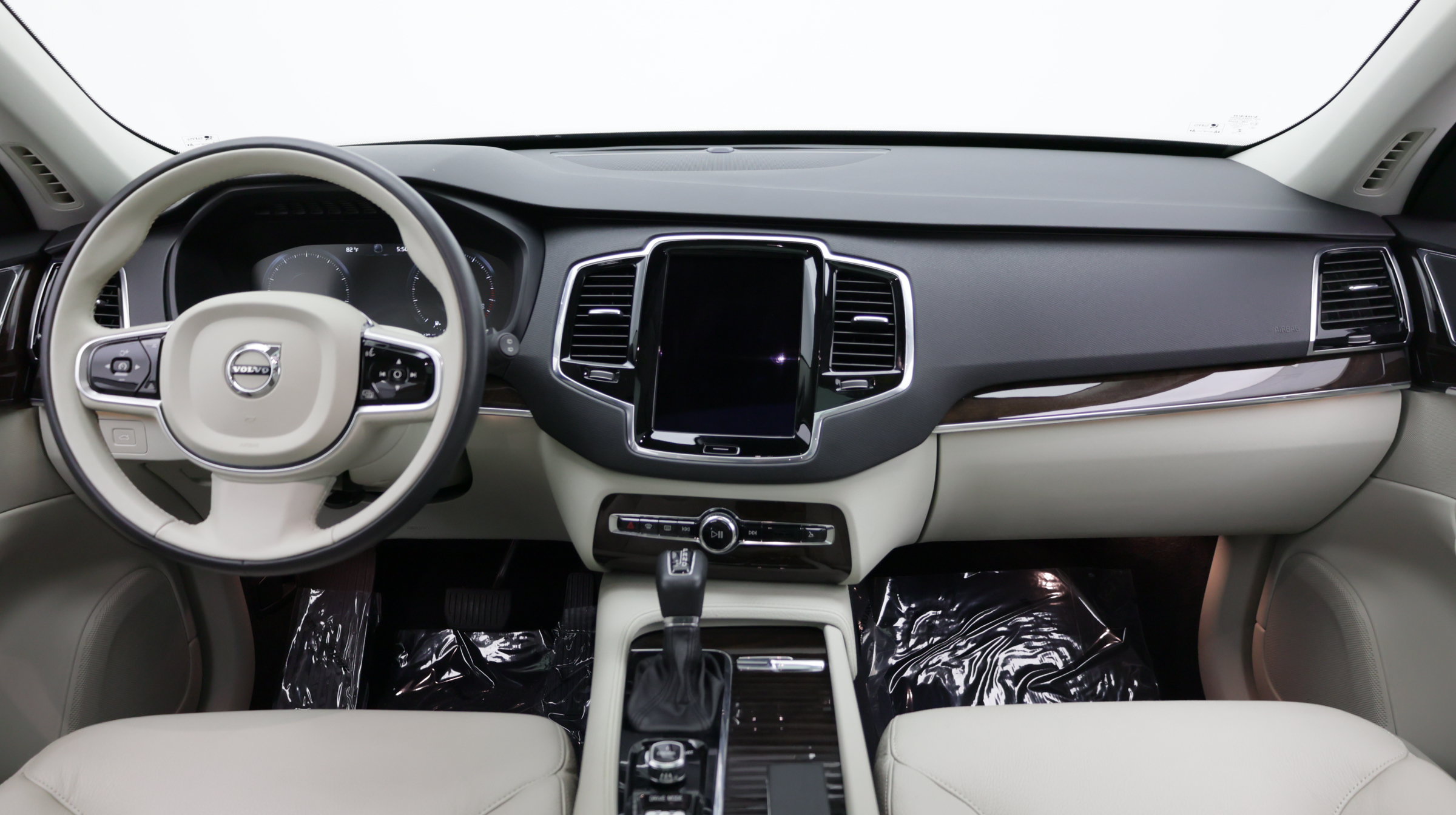 Used 2016 Volvo XC90 T6 Momentum w/ Momentum Plus Package AWD/4WD image 30
