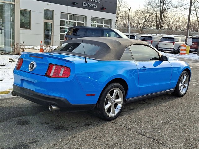 Used 2010 Ford Mustang Convertible image 6