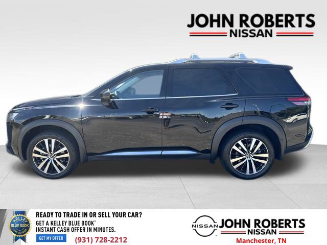 Certified 2025 Nissan Pathfinder Platinum w/ Black Appearance Package AWD/4WD image 3