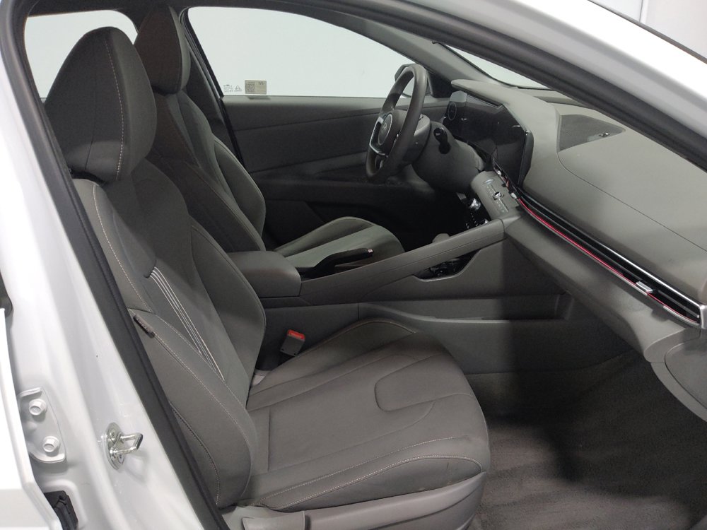 Used 2024 Hyundai Elantra SEL FWD image 21