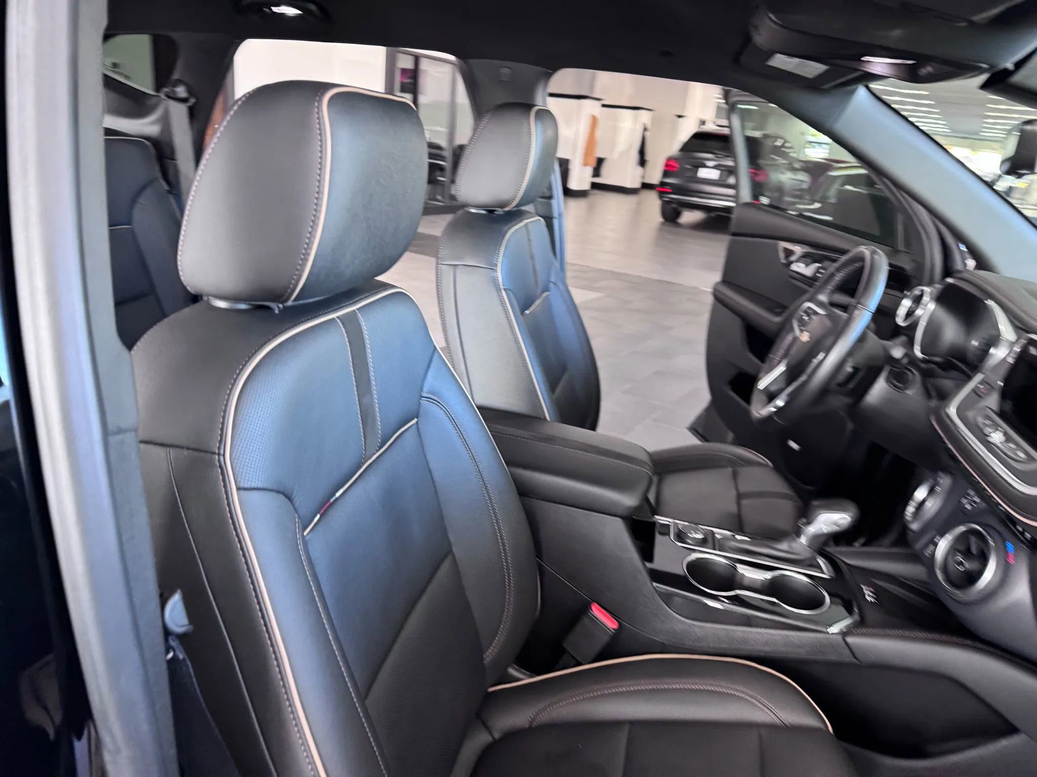 Used 2021 Chevrolet Blazer Premier w/ LPO, Black Accent Package AWD/4WD image 13