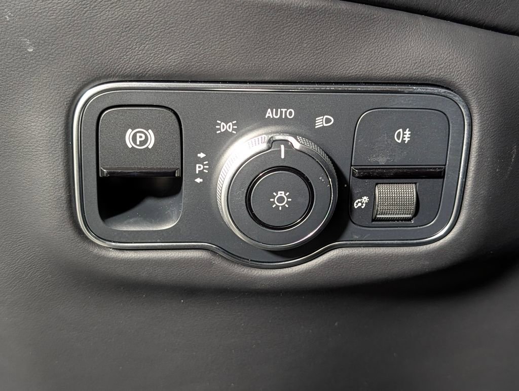 Used 2023 Aston Martin DBX 707 image 32