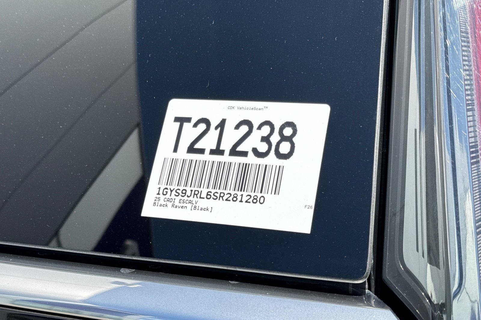 Used 2025 Cadillac Escalade ESV Luxury AWD/4WD image 33
