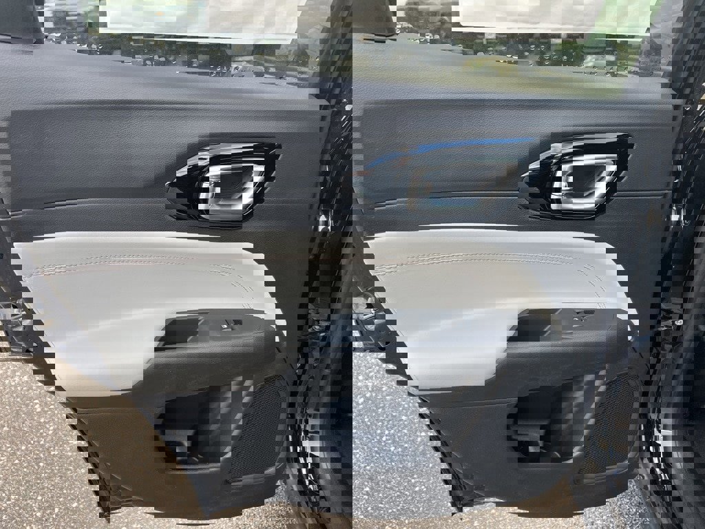 New 2026 Jeep Compass Limited image 14