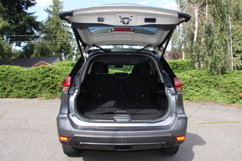 Used 2018 Nissan Rogue SV AWD/4WD image 18