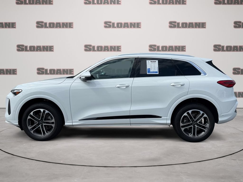 Used 2025 Audi Q5 Premium w/ Convenience Package AWD/4WD image 2