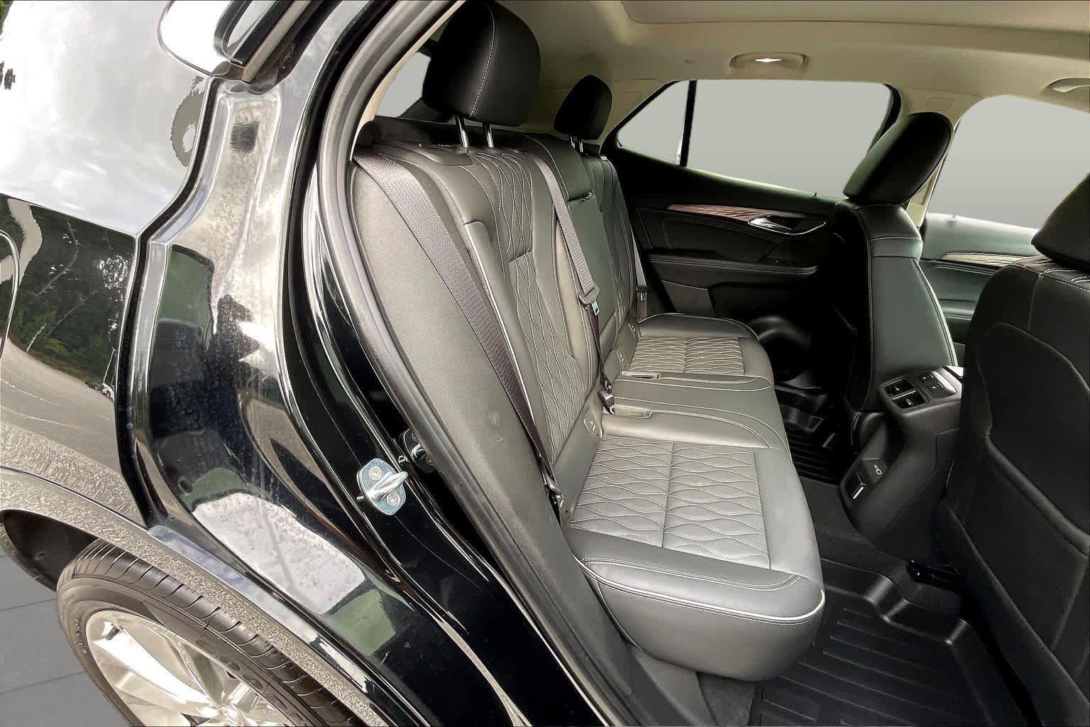 Used 2022 Buick Envision Avenir w/ Technology Package II FWD image 41