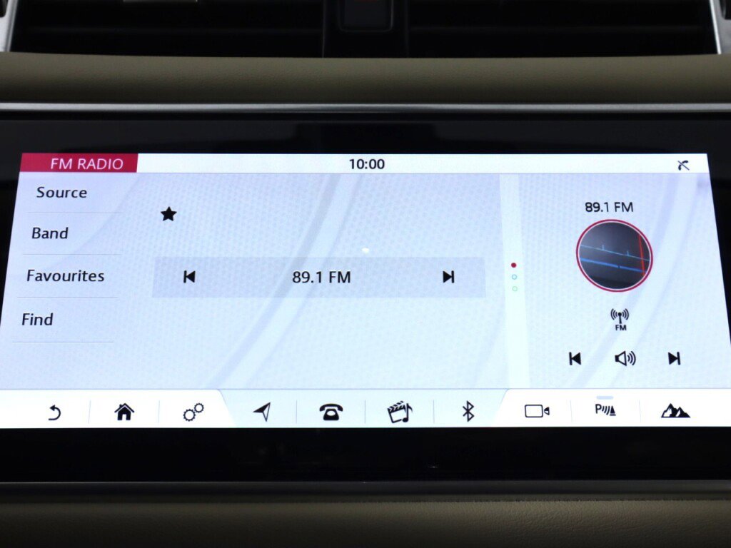 Used 2020 Land Rover Range Rover Sport HSE image 18