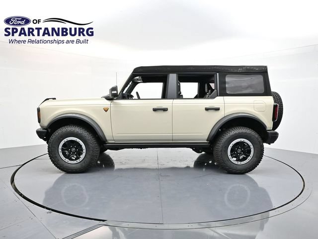 Used 2025 Ford Bronco Badlands AWD/4WD image 4