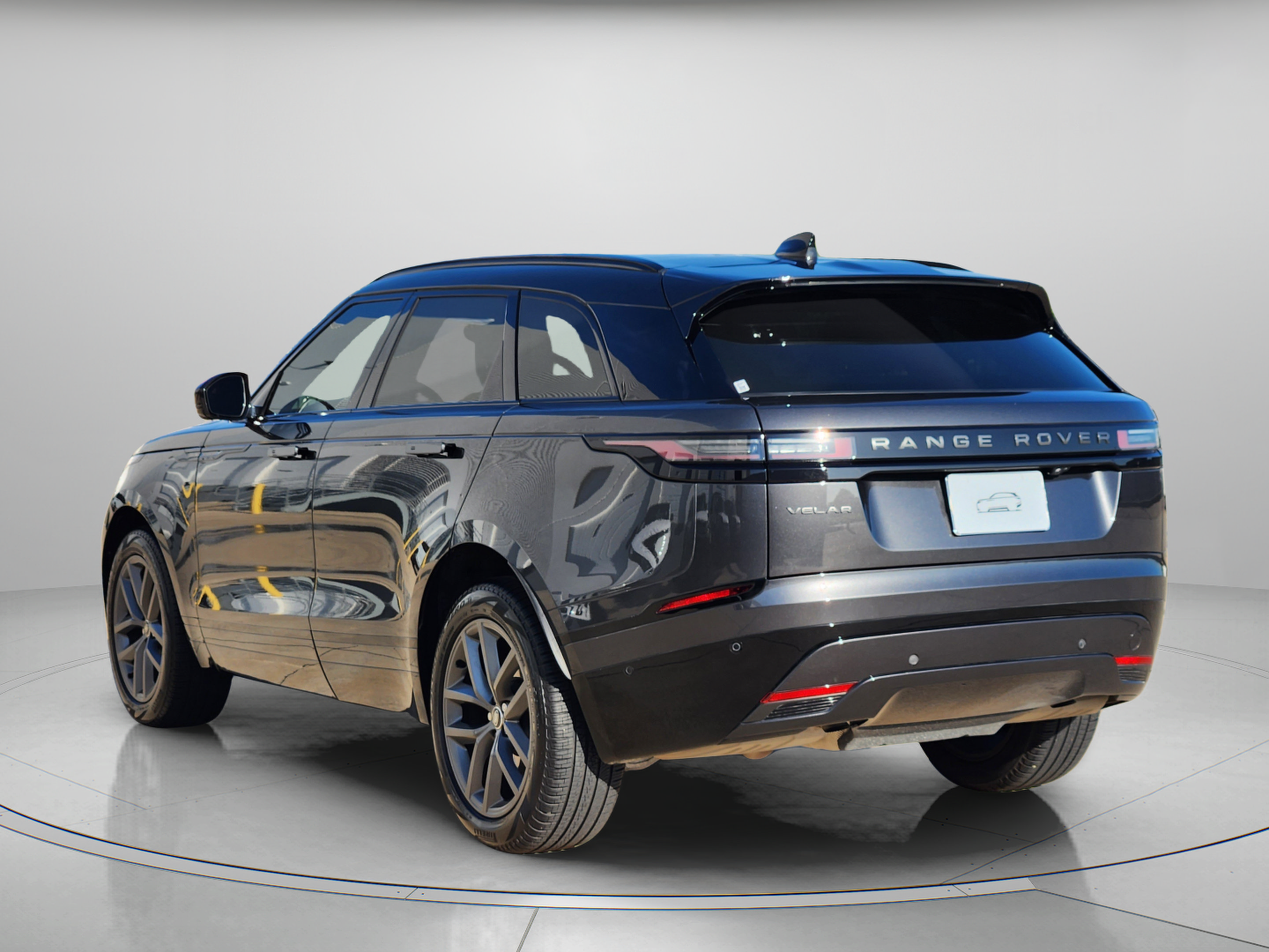 Certified 2026 Land Rover Range Rover Velar Dynamic SE AWD/4WD image 3
