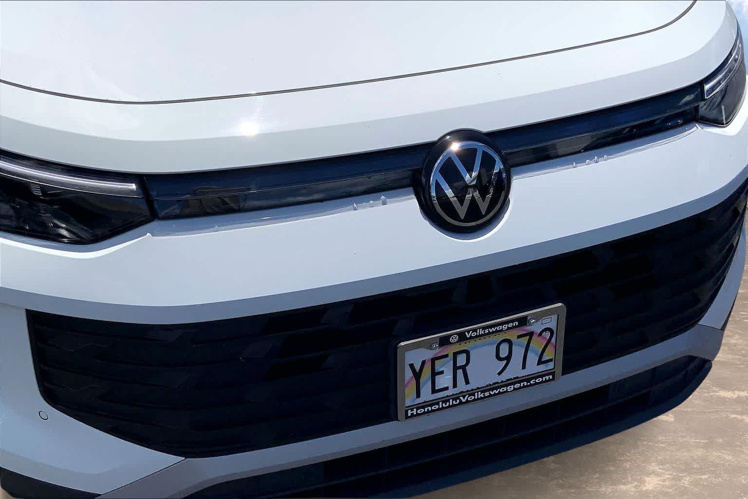 Certified 2025 Volkswagen Tiguan SE AWD/4WD image 33