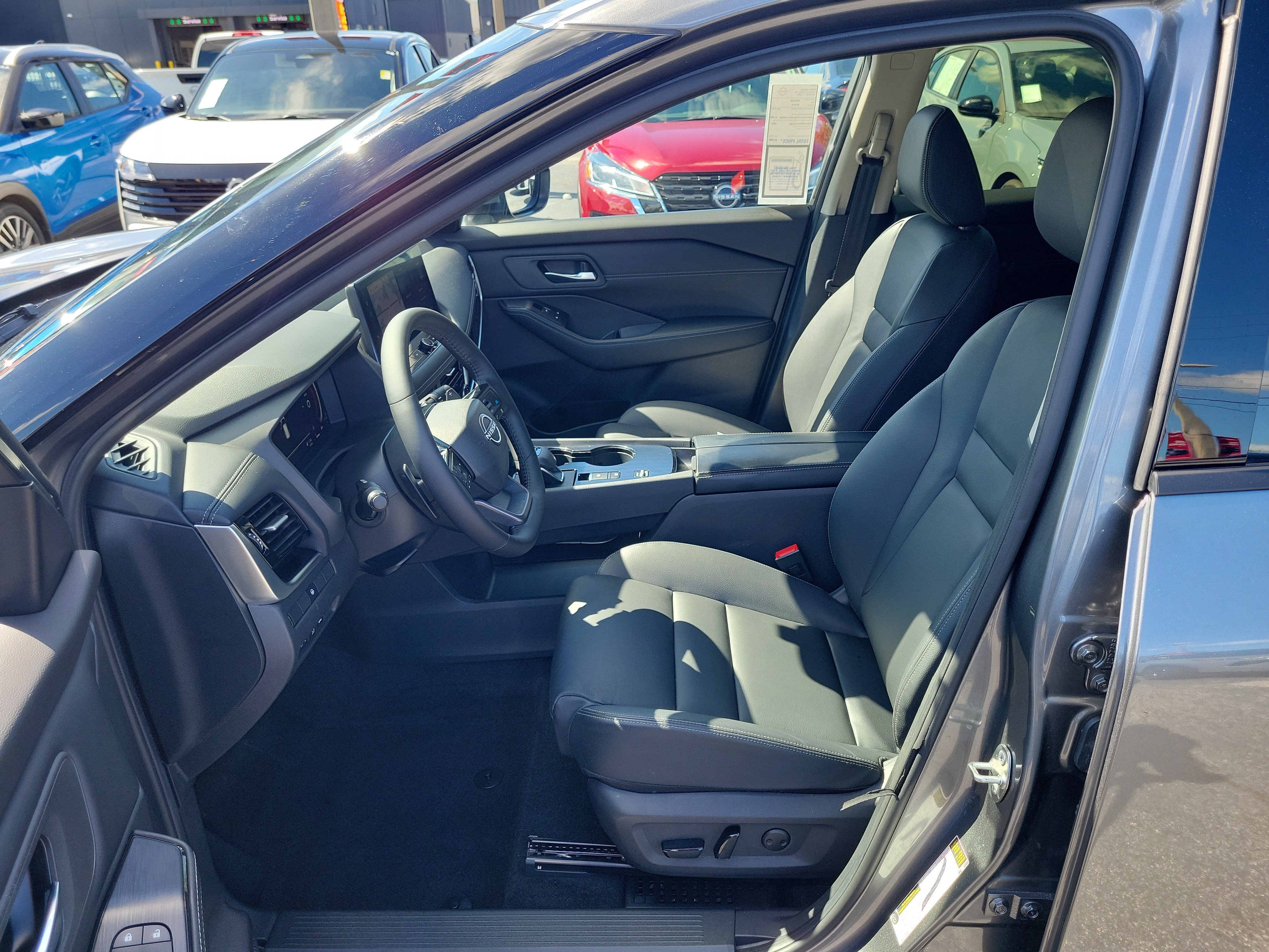 Certified 2025 Nissan Rogue SL FWD image 13