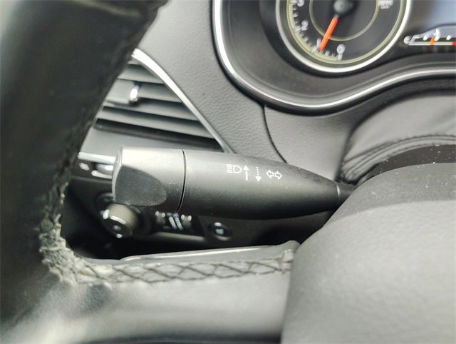 Used 2021 Jeep Cherokee Latitude Lux w/ Comfort/Convenience Group image 21