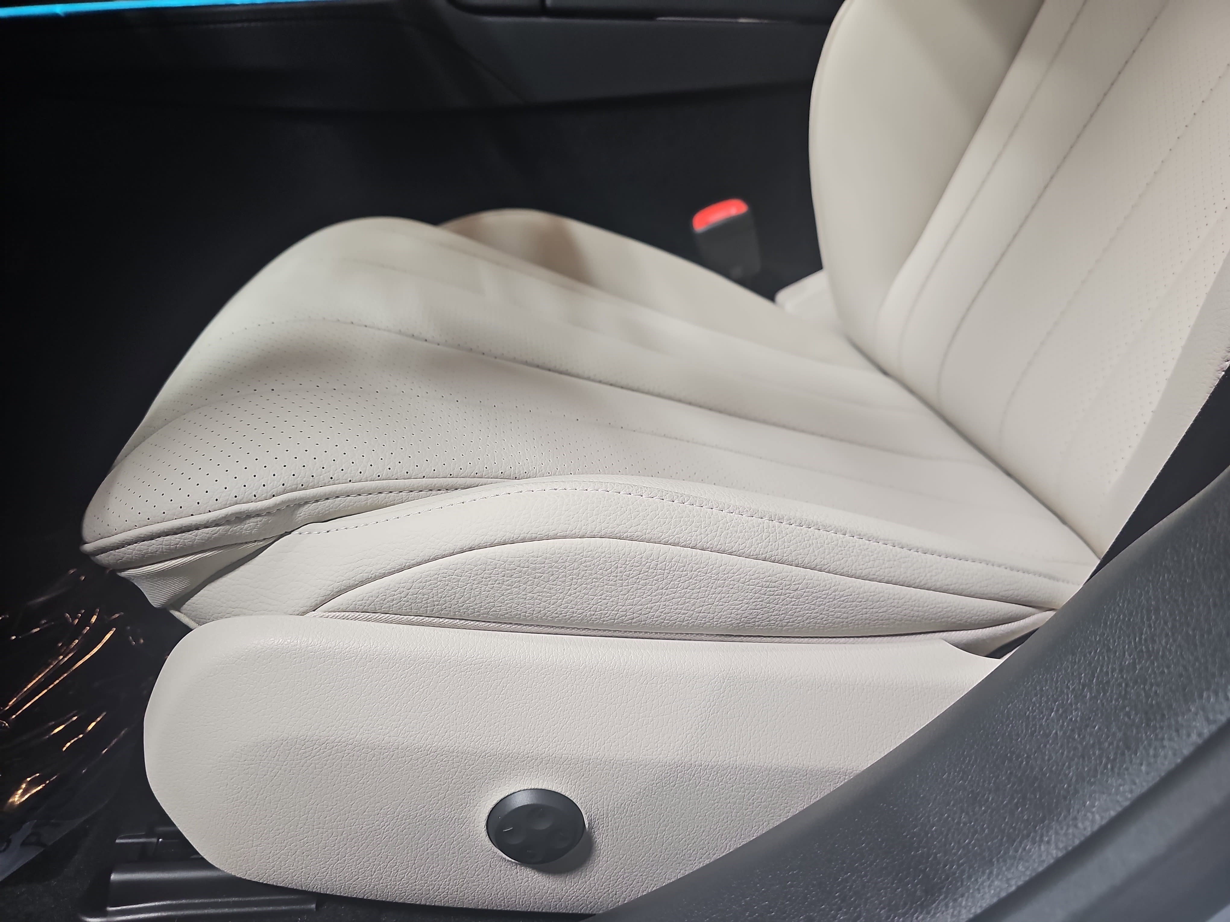 New 2026 Mercedes-Benz E 350 4MATIC Sedan image 30