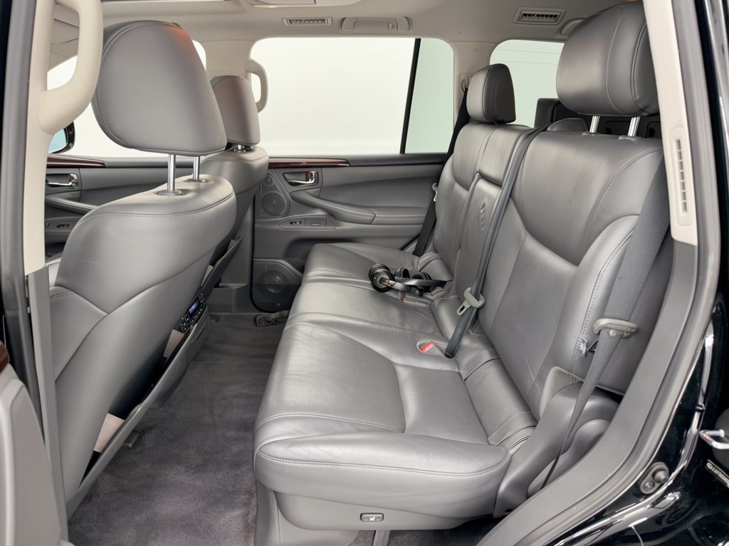 Used 2010 Lexus LX 570 4WD w/ Luxury Pkg image 25