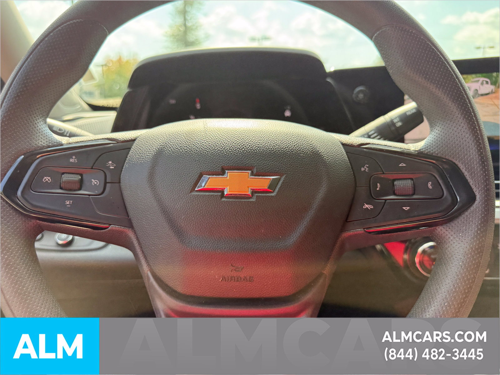 Used 2025 Chevrolet Trax LT FWD image 24