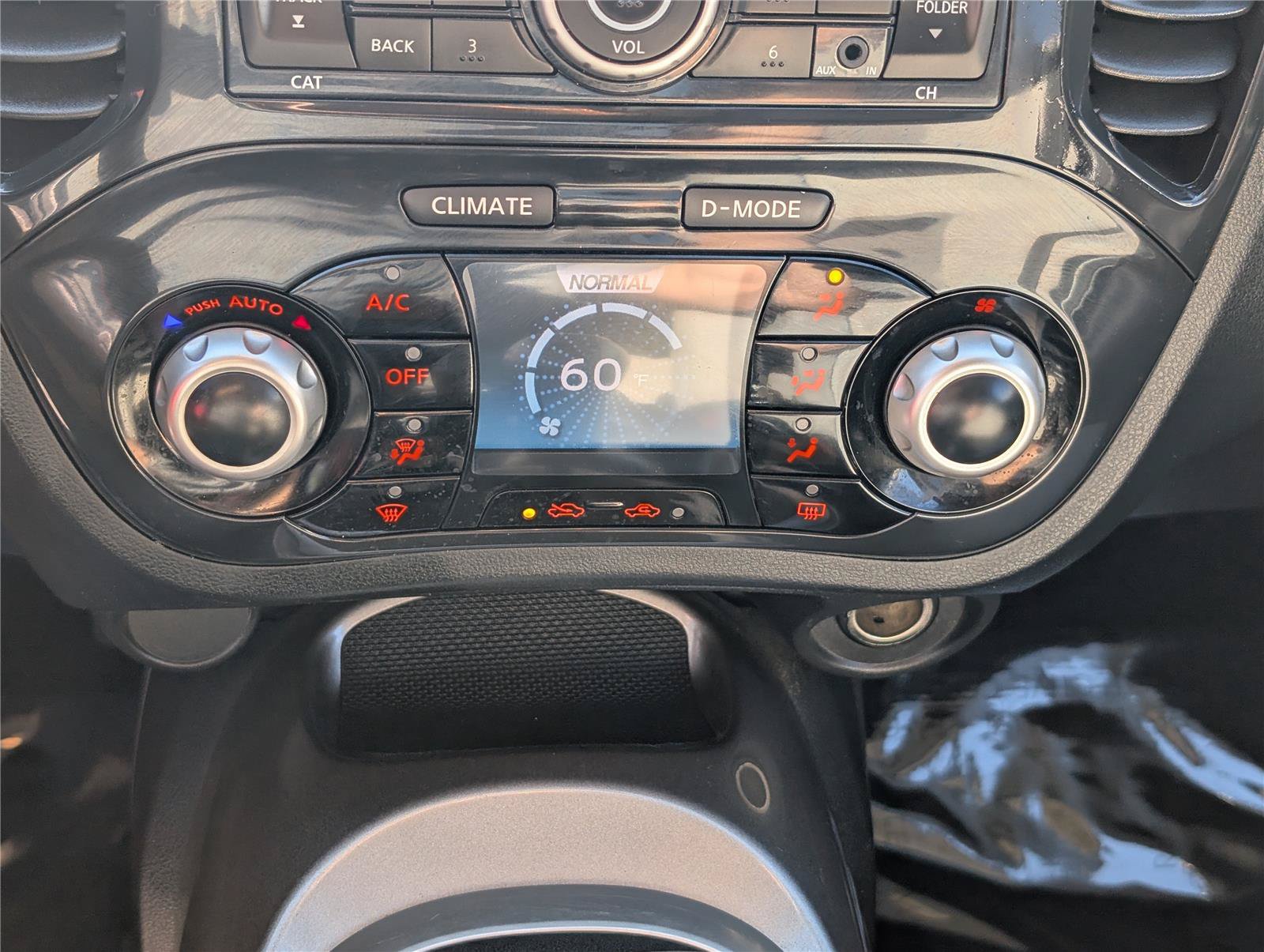Used 2014 Nissan Juke SV AWD/4WD image 24