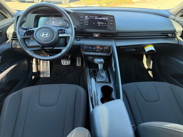 Certified 2025 Hyundai Elantra Sport image 4