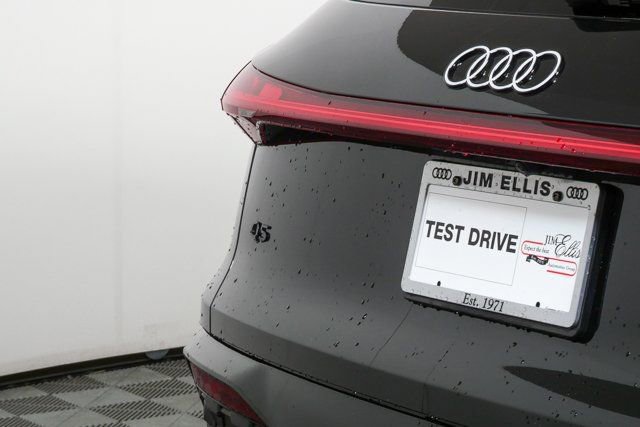 Used 2025 Audi Q5 Prestige image 35