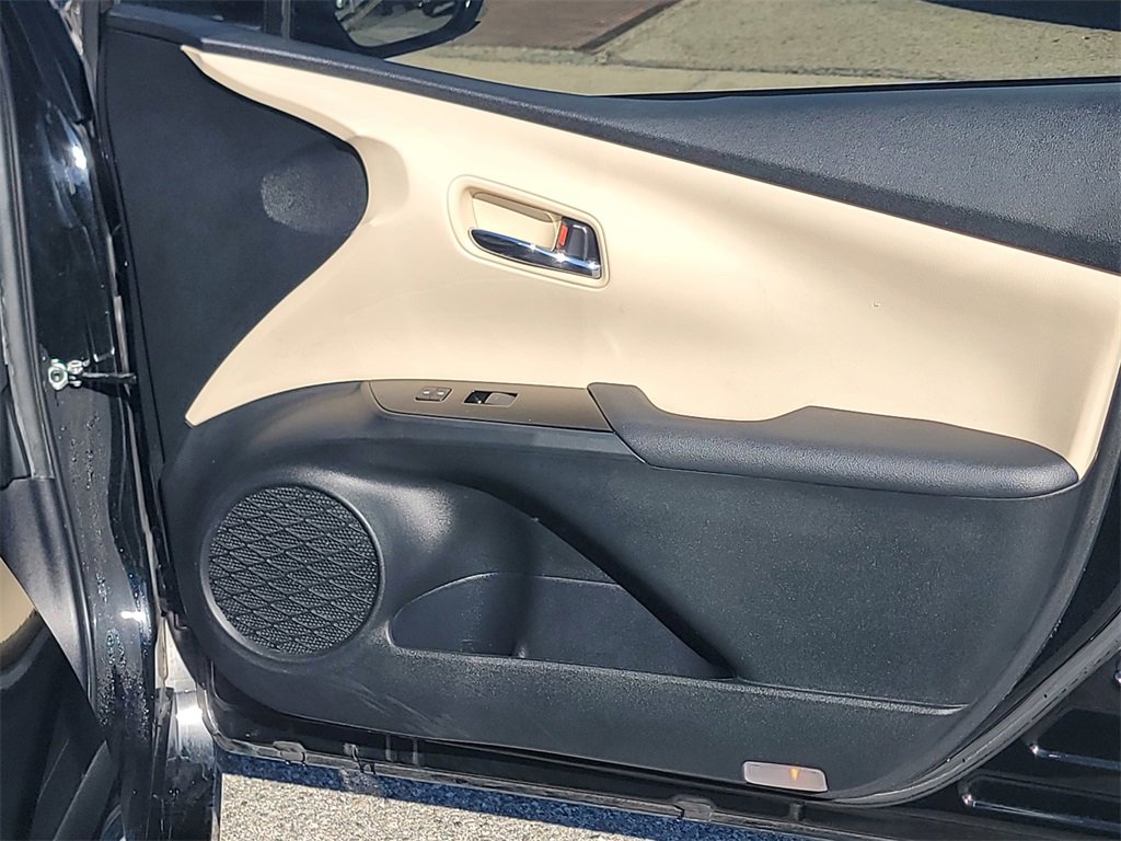 Used 2020 Toyota Prius LE image 24