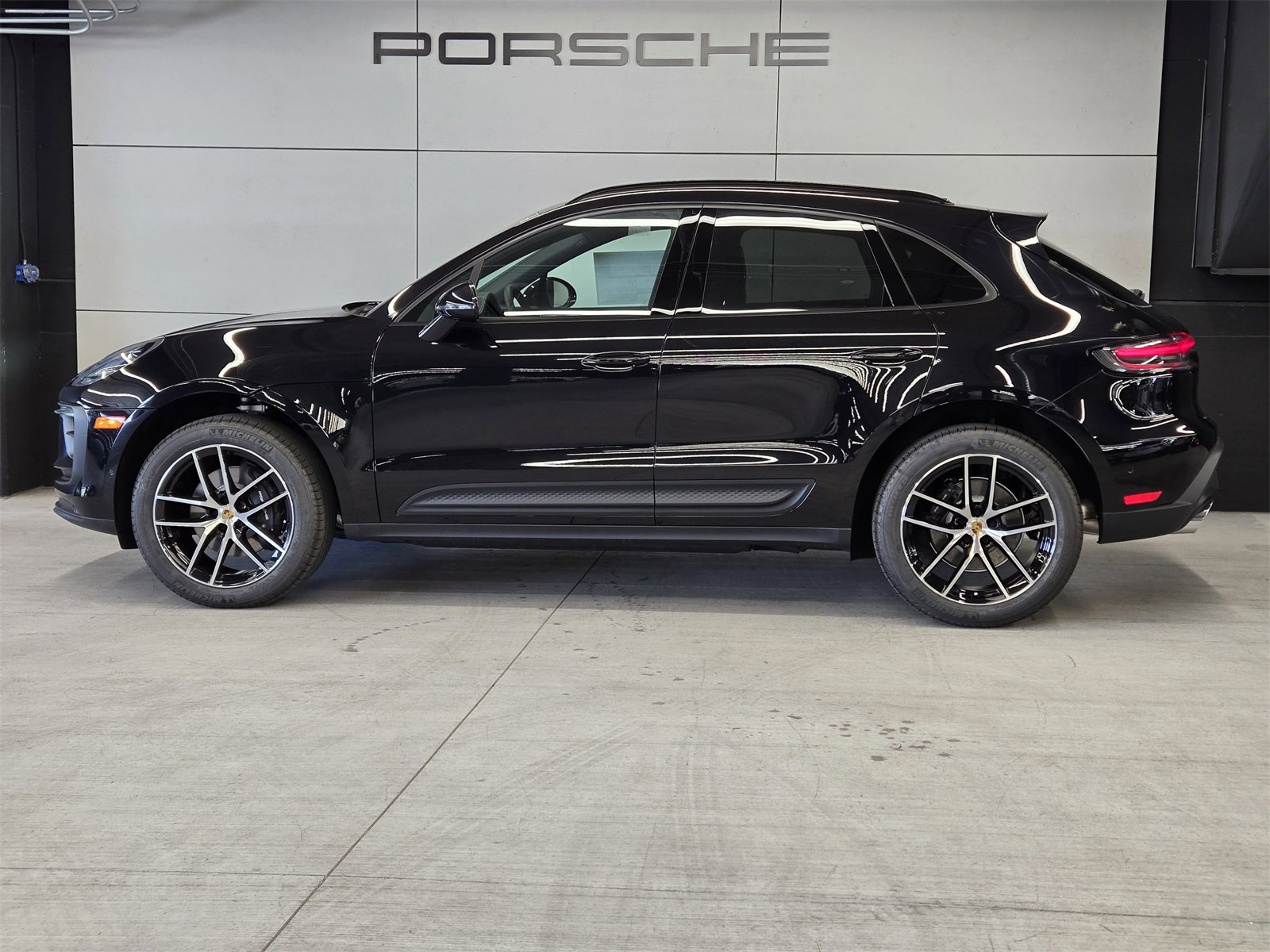 New 2025 Porsche Macan image 2