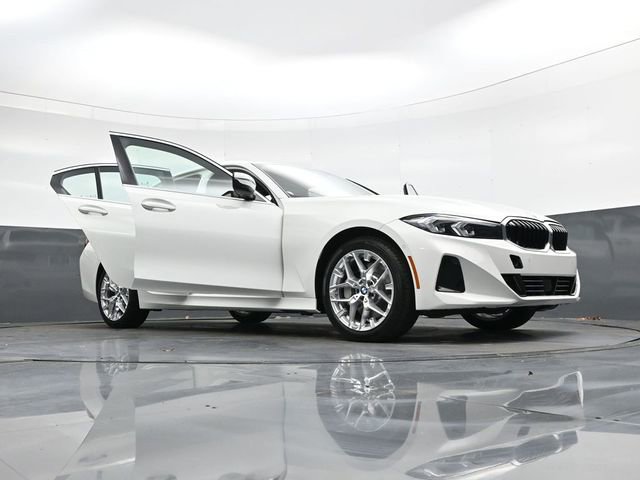 Used 2026 BMW 330i xDrive Sedan w/ Premium Package image 42