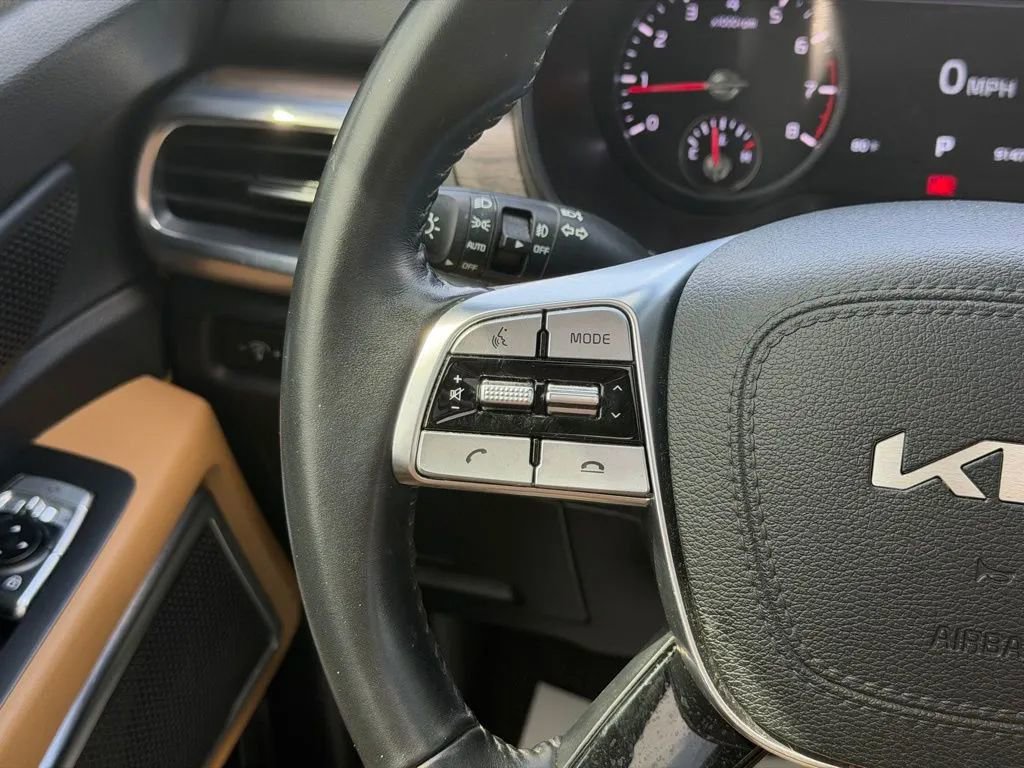 Used 2022 Kia Telluride SX FWD image 16