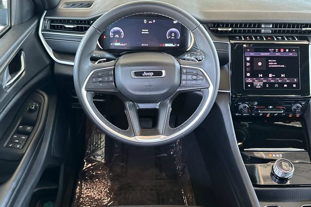 Certified 2024 Jeep Grand Cherokee L Laredo AWD/4WD image 14