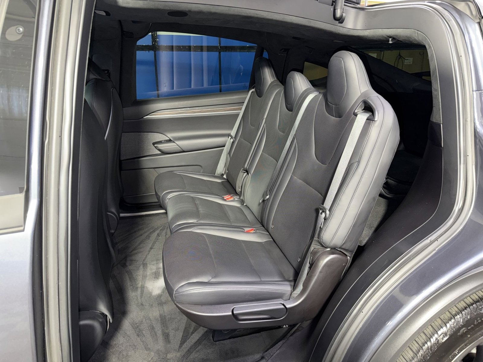 Used 2023 Tesla Model X image 32