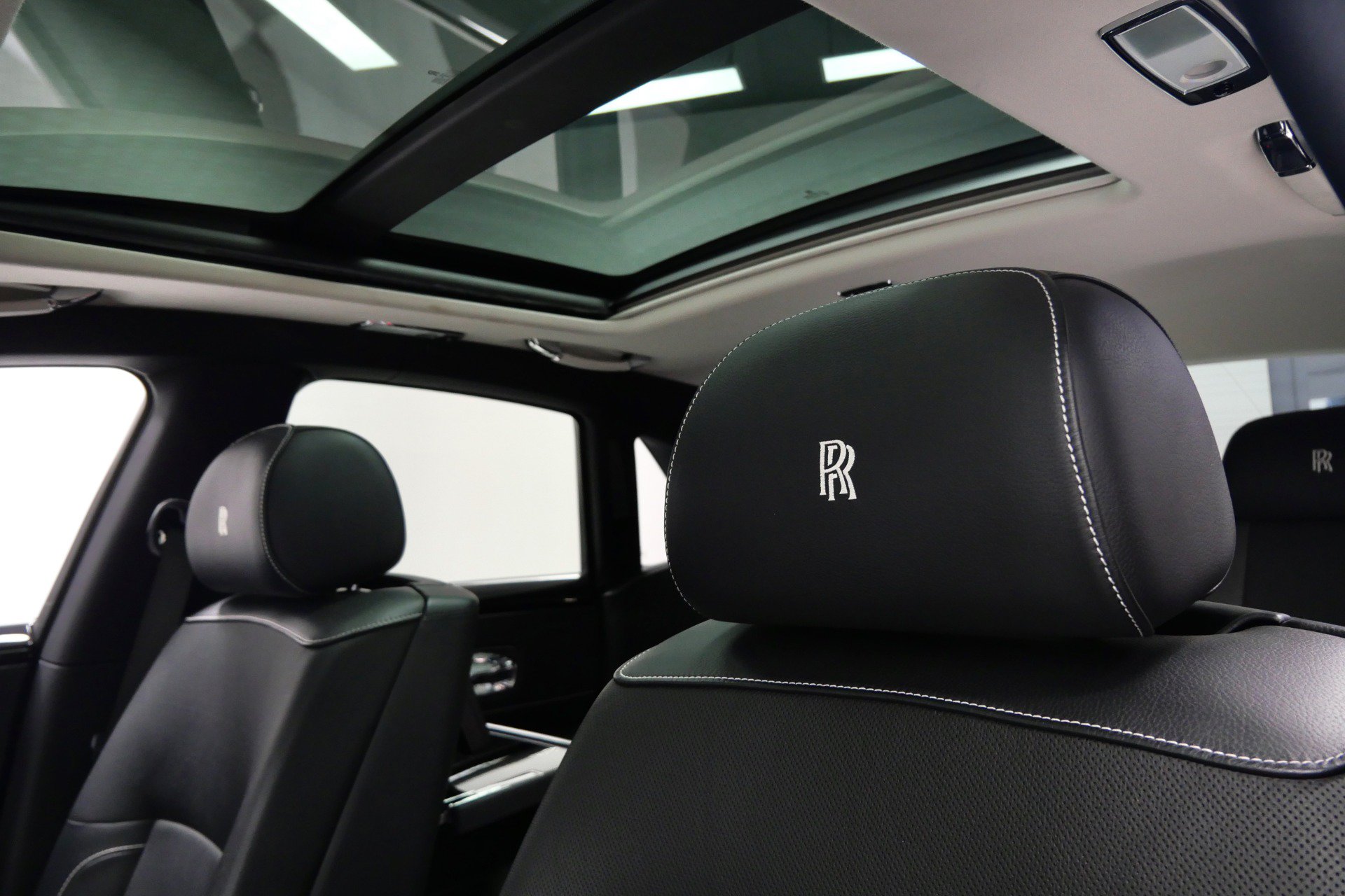 Used 2013 Rolls-Royce Ghost RWD image 17
