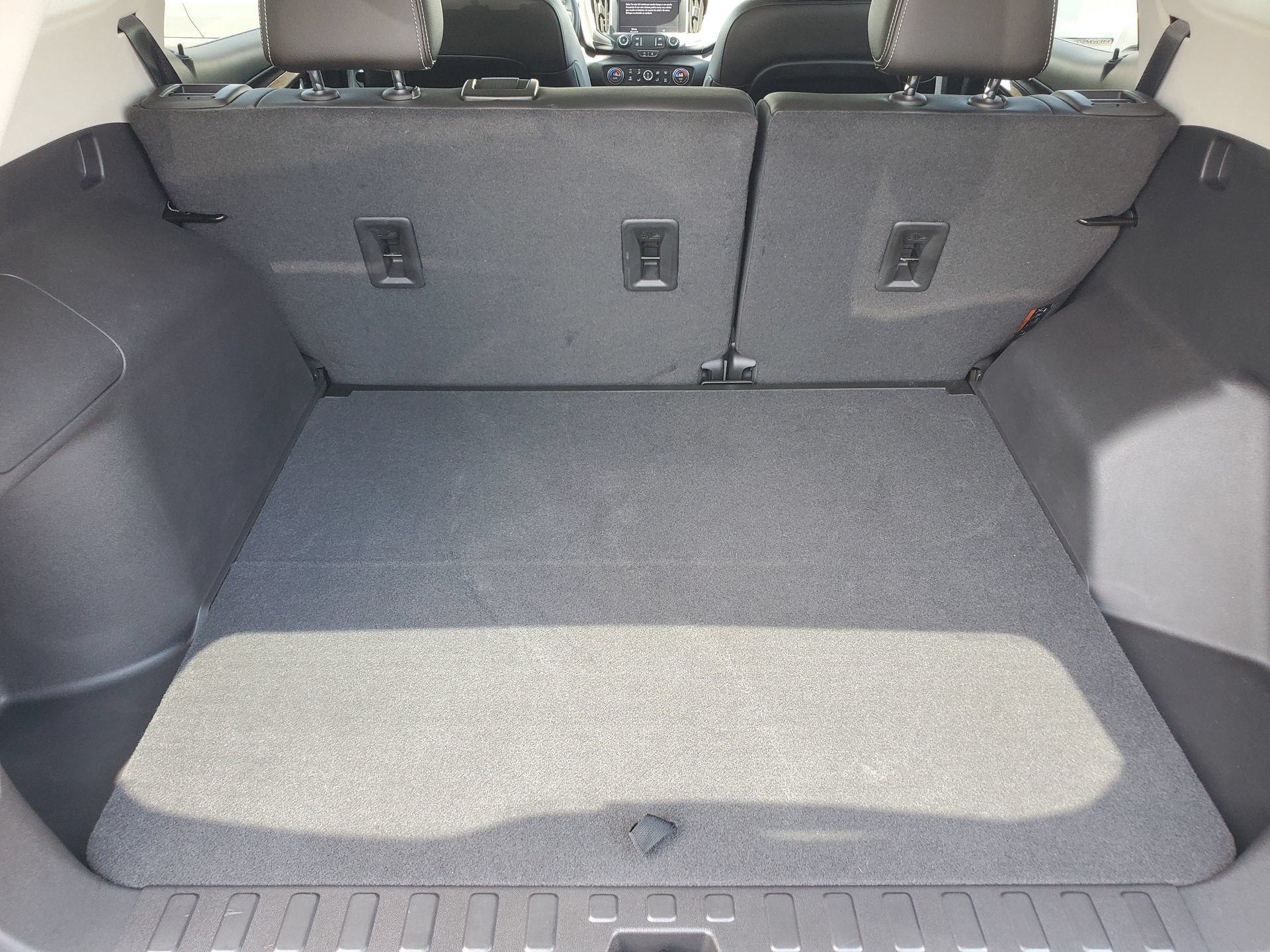 Used 2024 GMC Terrain Denali w/ Denali Premium Package AWD/4WD image 8