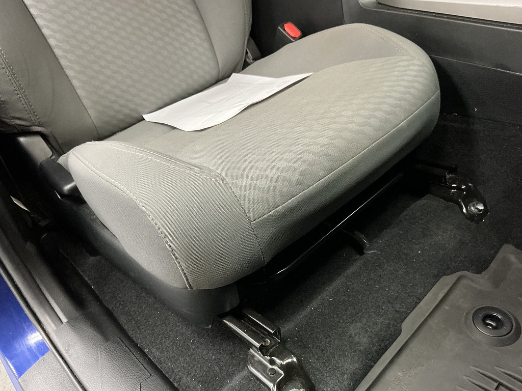 Used 2022 Toyota Tacoma SR5 w/ Black Out Package (TMS) AWD/4WD image 38